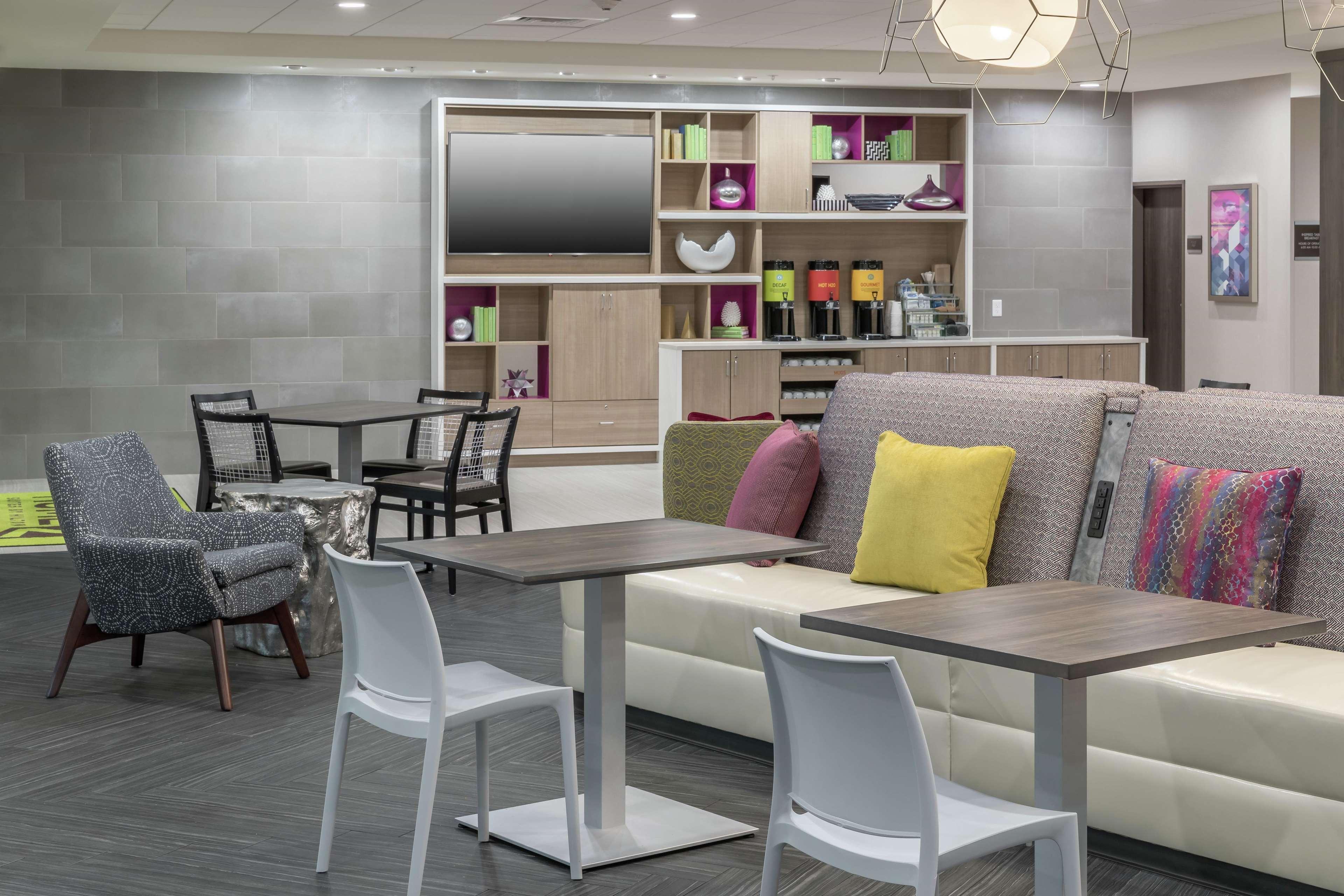 Home2 Suites By Hilton Orlando Airport Exterior photo