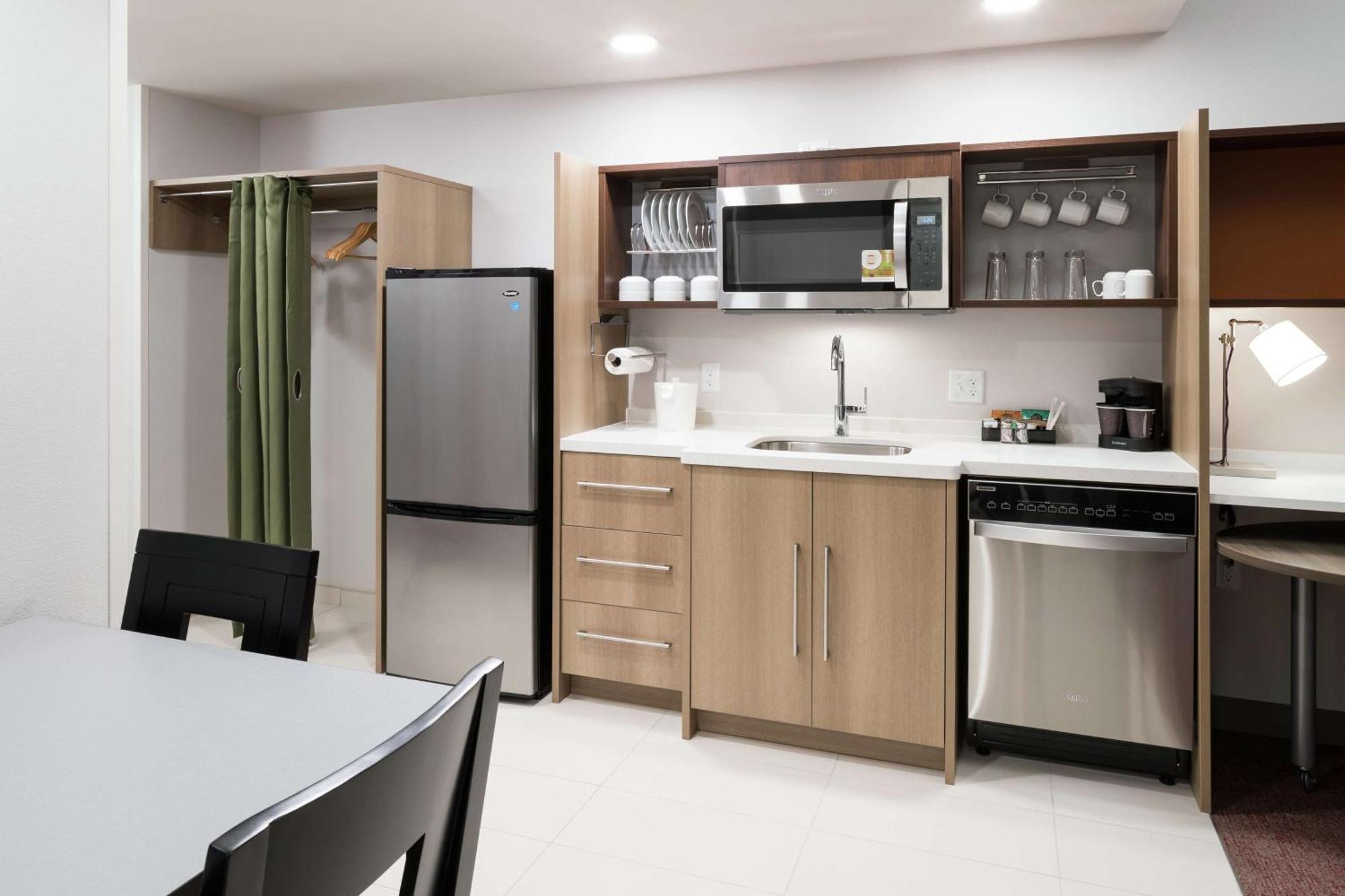 Home2 Suites By Hilton Orlando Airport Exterior photo