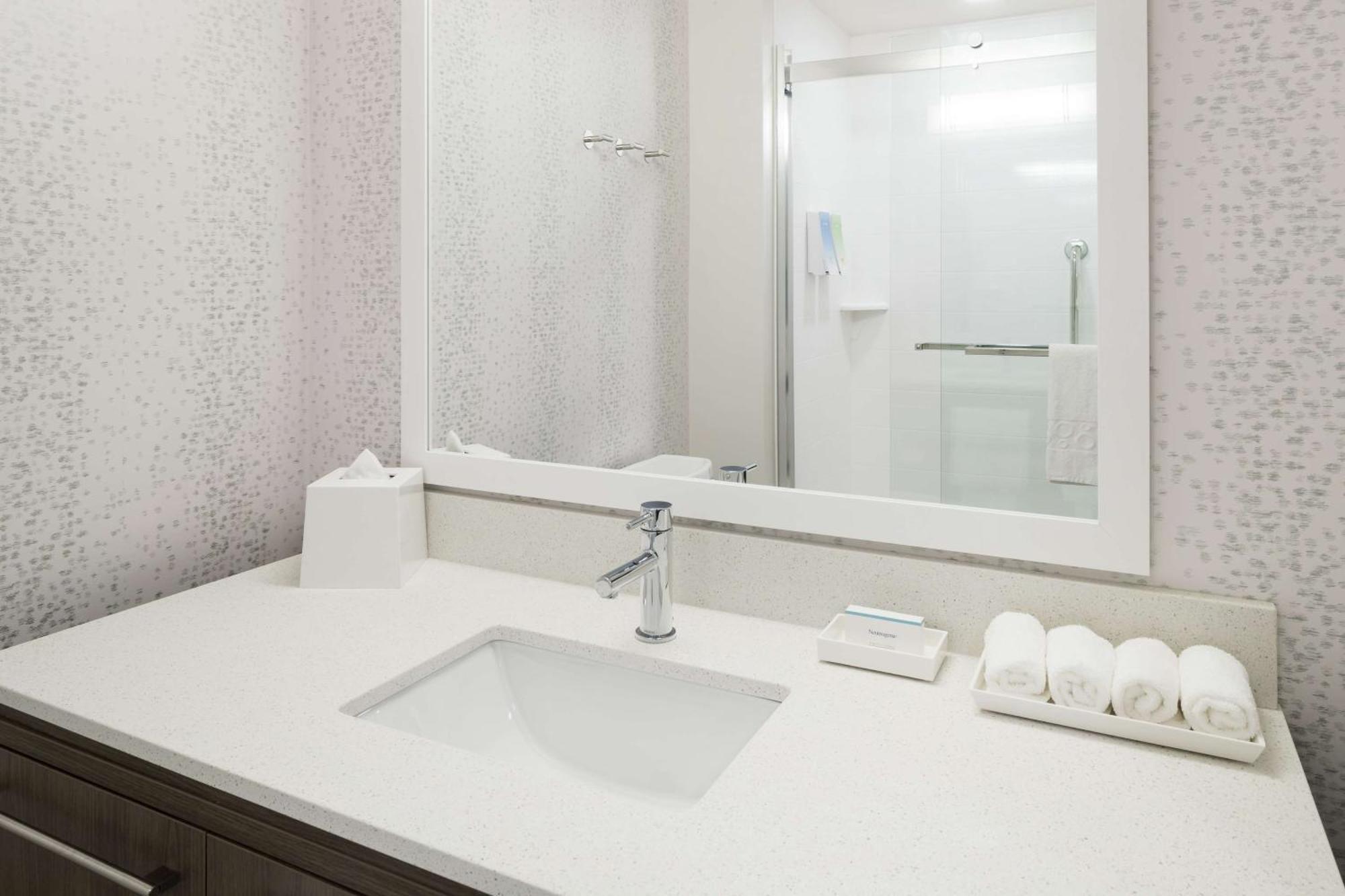 Home2 Suites By Hilton Orlando Airport Exterior photo