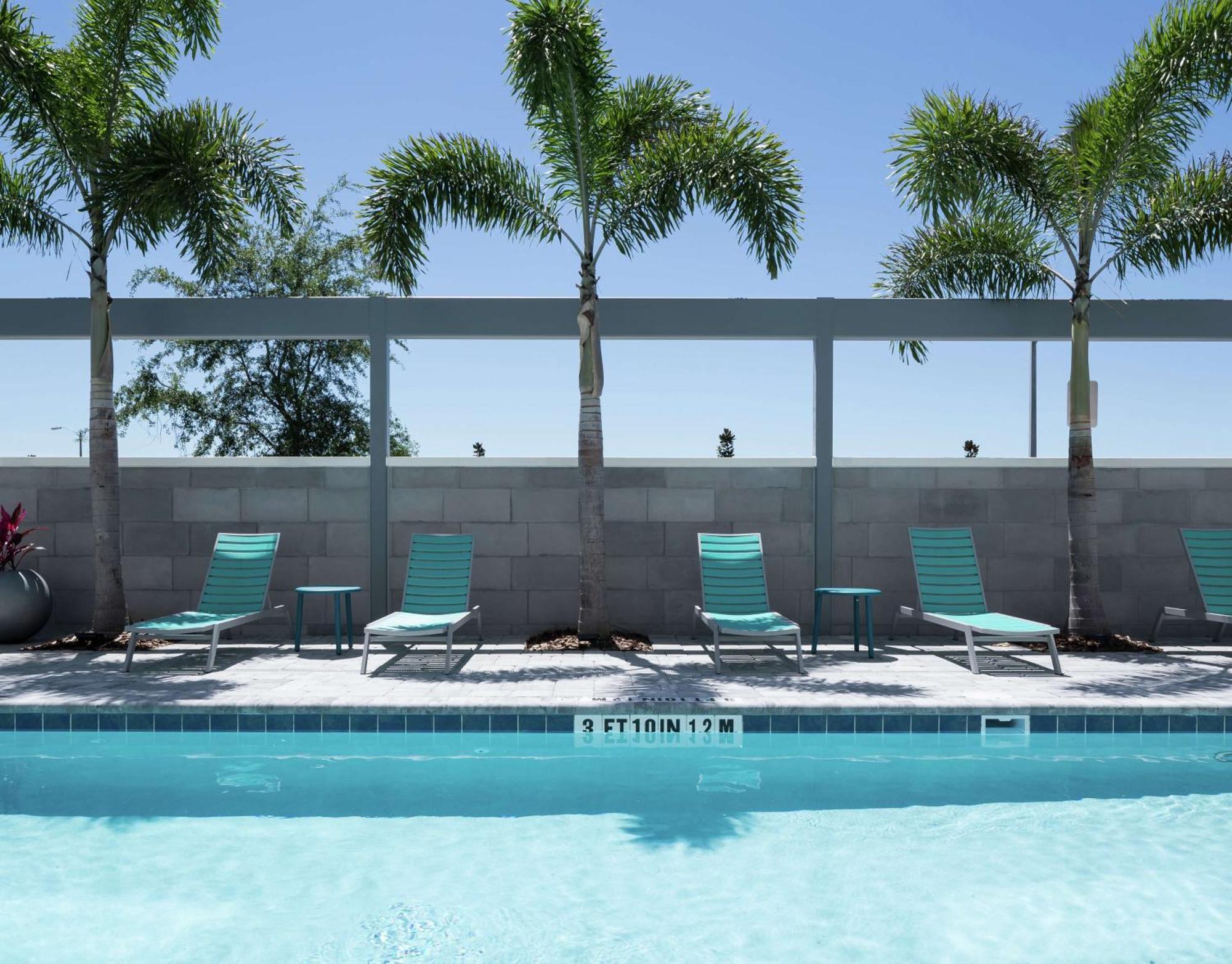 Home2 Suites By Hilton Orlando Airport Exterior photo